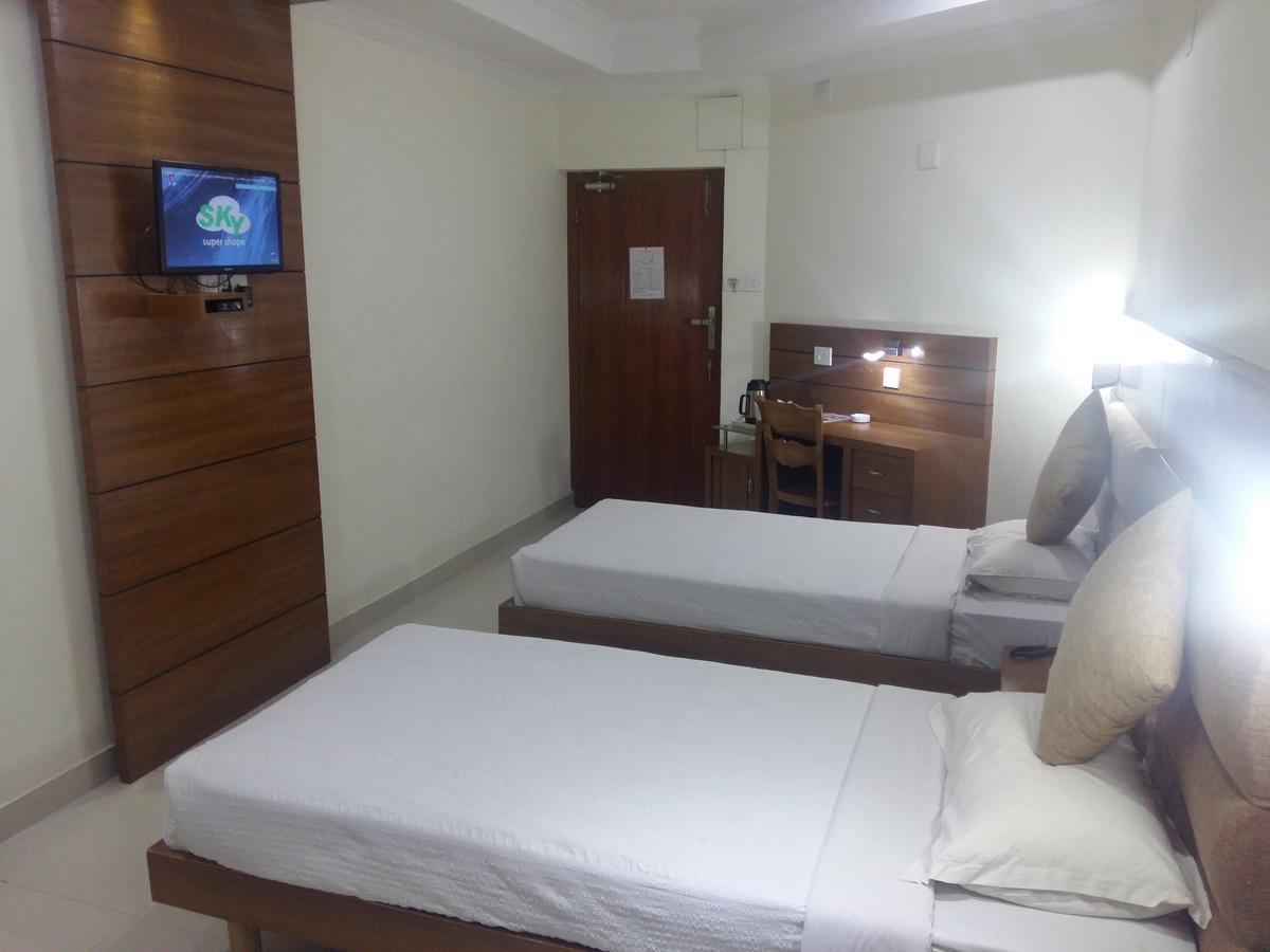 Sree Gokulam Residency Hotell Thrissur Eksteriør bilde