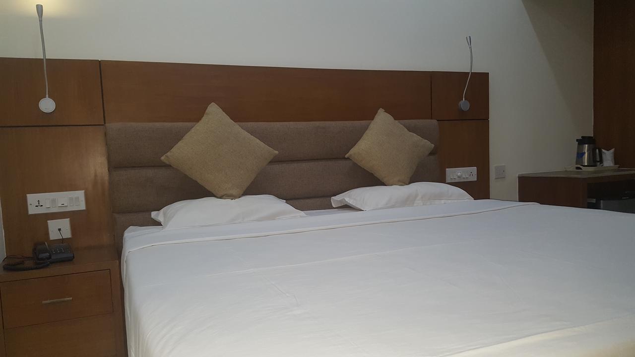 Sree Gokulam Residency Hotell Thrissur Eksteriør bilde