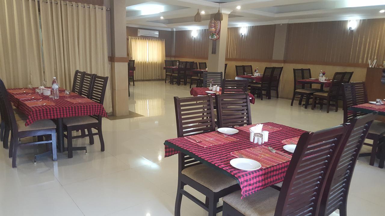 Sree Gokulam Residency Hotell Thrissur Eksteriør bilde