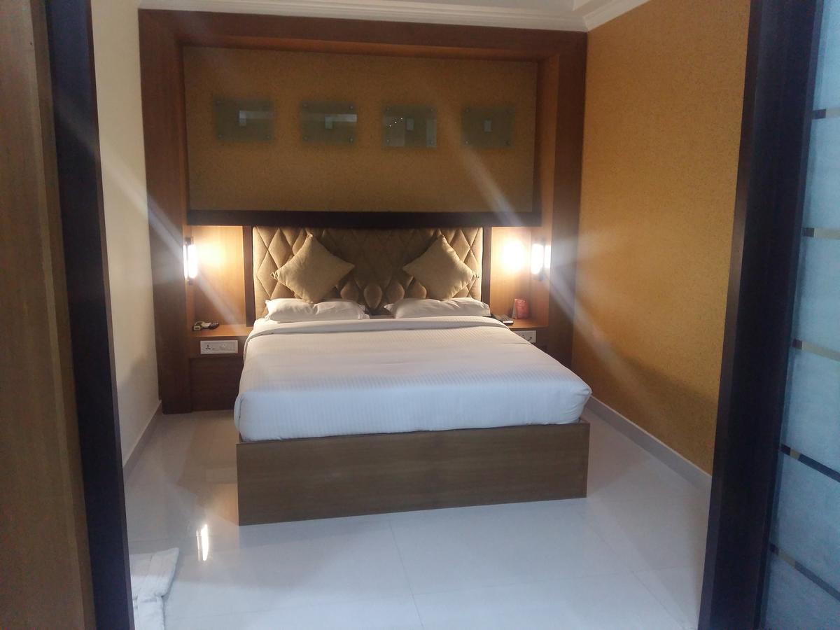 Sree Gokulam Residency Hotell Thrissur Eksteriør bilde