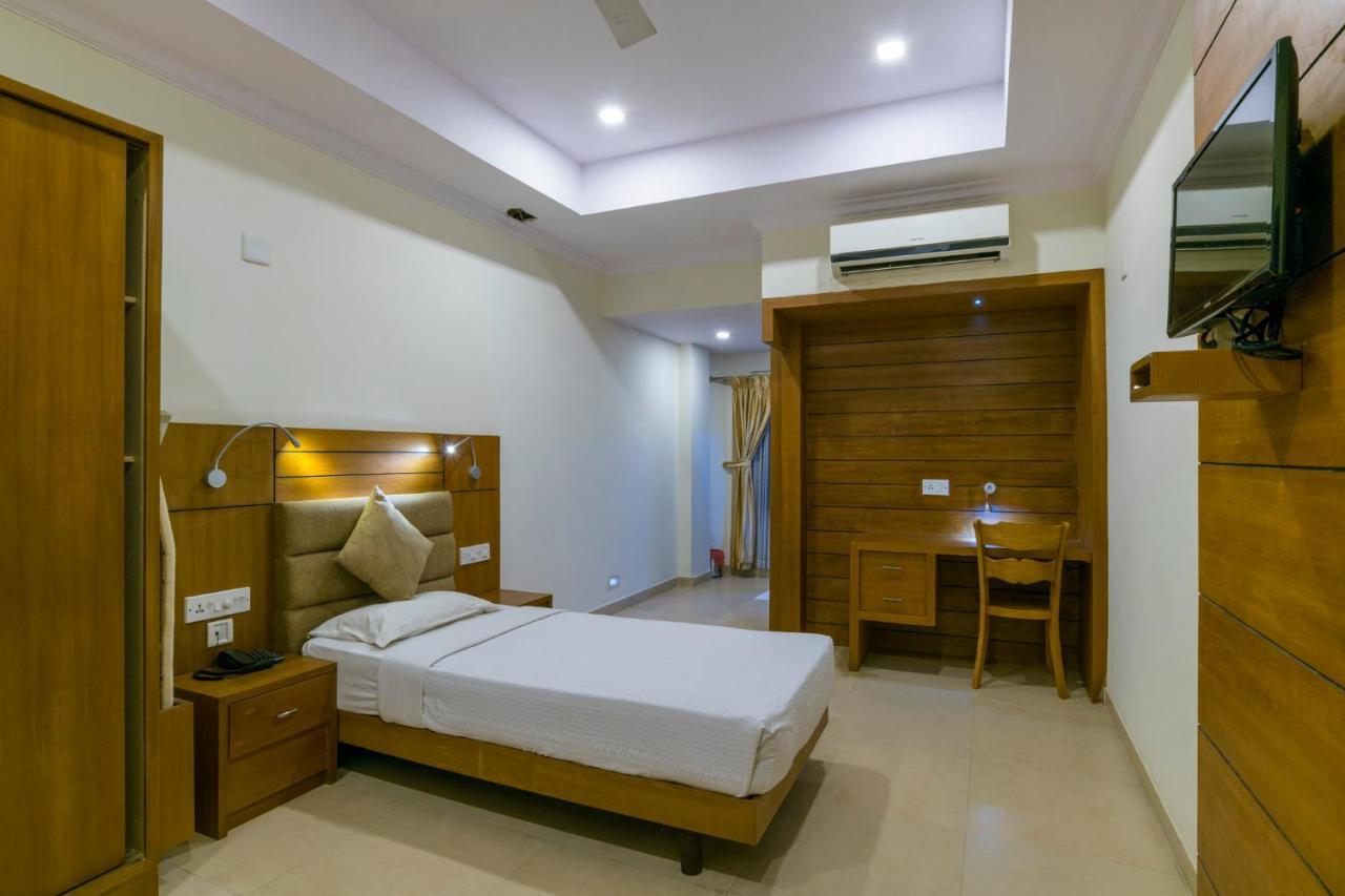 Sree Gokulam Residency Hotell Thrissur Eksteriør bilde