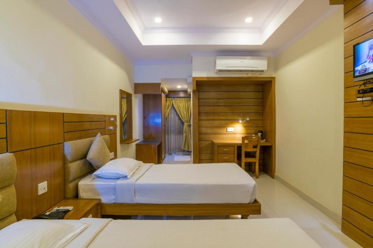Sree Gokulam Residency Hotell Thrissur Eksteriør bilde