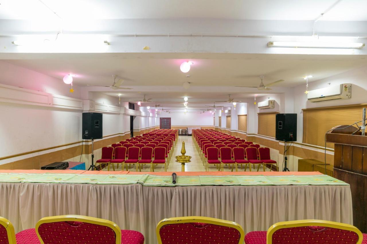 Sree Gokulam Residency Hotell Thrissur Eksteriør bilde