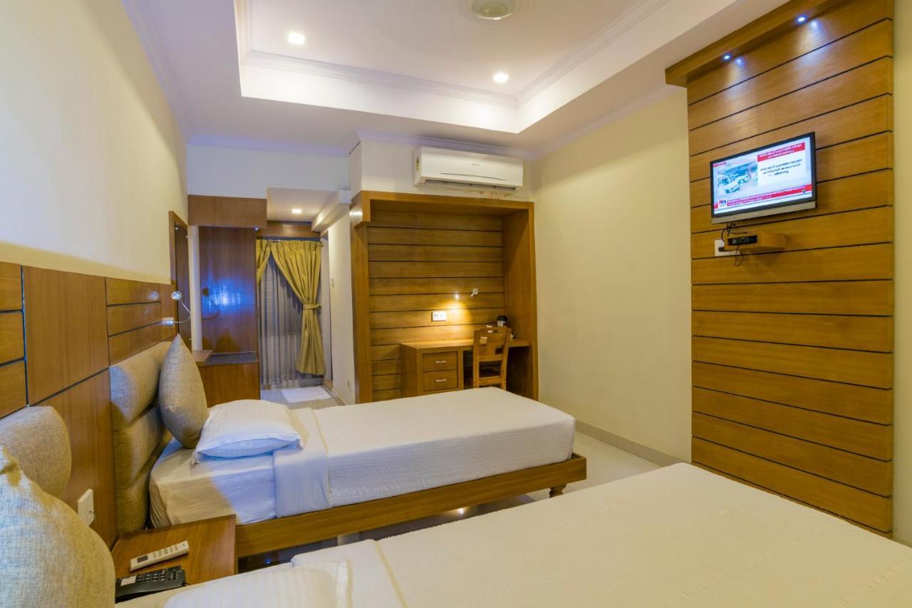 Sree Gokulam Residency Hotell Thrissur Eksteriør bilde